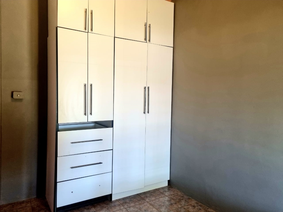 2 Bedroom Property for Sale in Roodepan Northern Cape